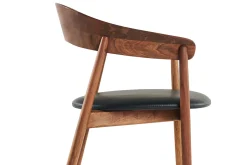 Designerstuhl Unaj mit Arm Nussbaum