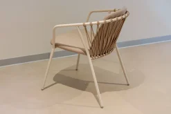 Designstuhl Baga durchgehende Polsterung natur
