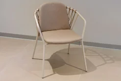 Designstuhl Baga durchgehende Polsterung natur