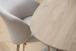 Esstisch Bloom Eiche 135x160 cm