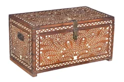 Holztruhe mit Verzierung groß