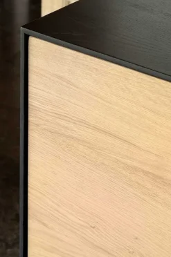 TV Board Blackbird Eiche massiv B 180 cm