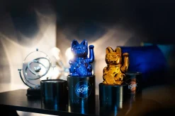 Winkekatze Lucky Cat Cosmic shiny blau