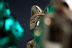 Winkekatze Lucky Cat Cosmic shiny platin