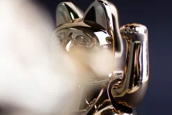 Winkekatze Lucky Cat Cosmic shiny platin